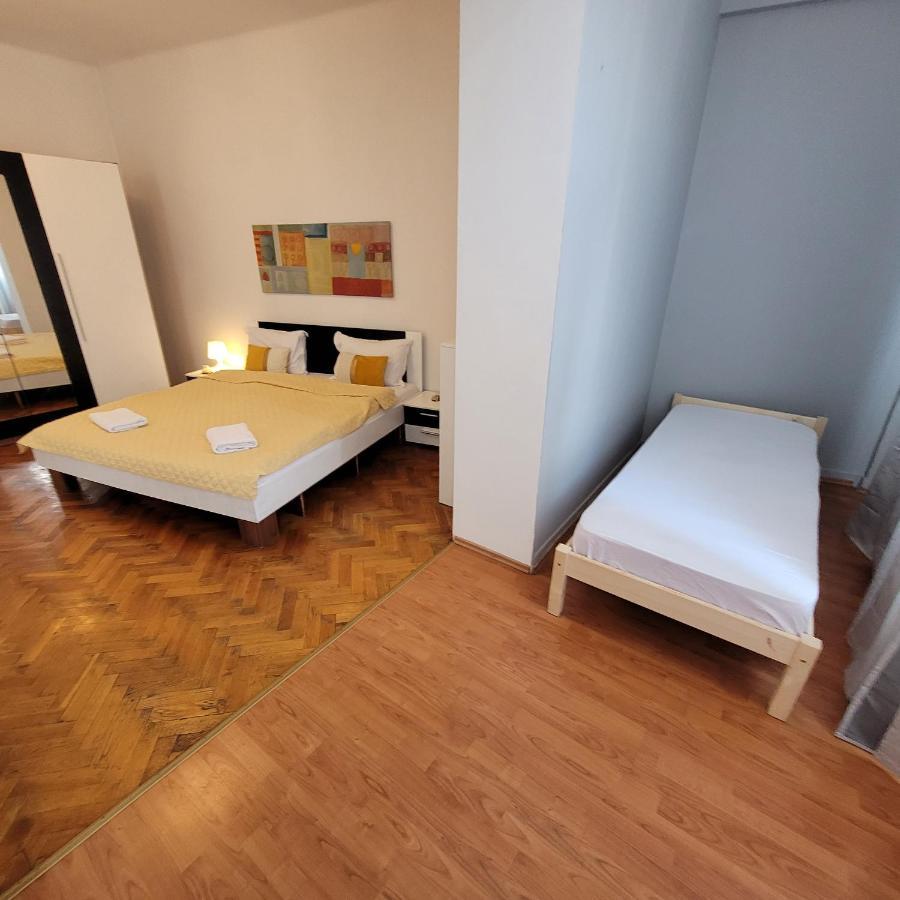 Anastasia Bratianu Apart 24 A Self Check From 2 Pm Bucharest Luaran gambar