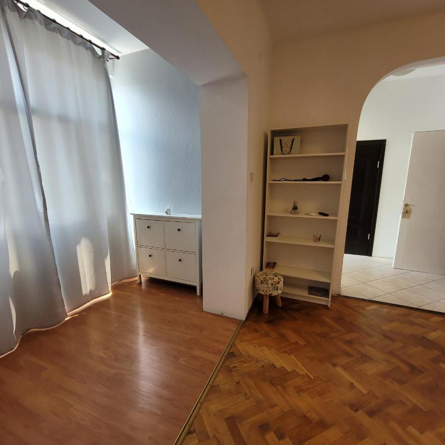 Anastasia Bratianu Apart 24 A Self Check From 2 Pm Bucharest Luaran gambar